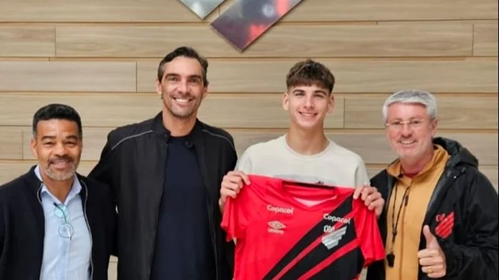 ---------Surpriza-din-fotbal-Fiul-Cristinei-Prv-joac-acum-n-Brazilia