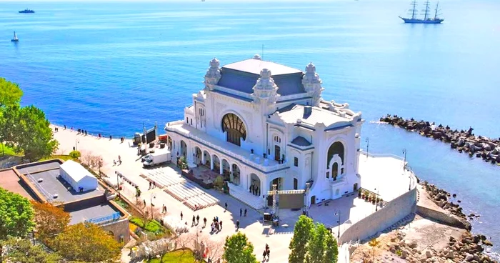 ---------Temperaturi-nesperate-la-mare-n-noiembrie-maxime-de-21-de-grade-Ct-va-mai-ine-vremea-frumoas