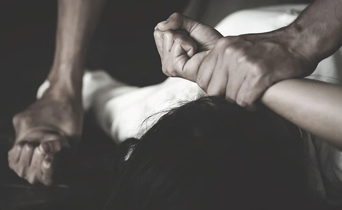 ---------Un-brbat-de-46-de-ani-reinut-dup-ce-ar-fi-ncercat-s-violeze-o-adolescent-A-atacat-o-i-i-a-pus-la-gt-un-cutter