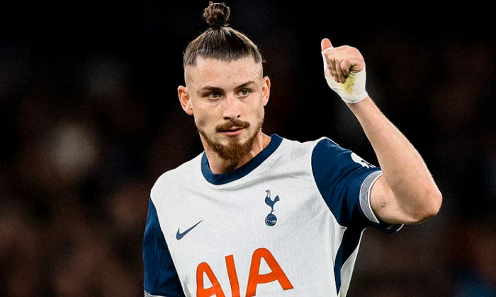 ---------Veti-excelente-pentru-Romnia-Radu-Drguin-s-a-antrenat-cu-echipa-naional-naintea-meciului-cu-San-Marino