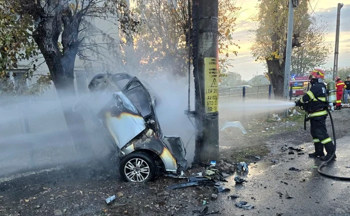 Video----------Accident-cumplit-n-Prahova-un-brbat-a-murit-dup-ce-maina-sa-a-luat-foc-n-urma-unui-accident