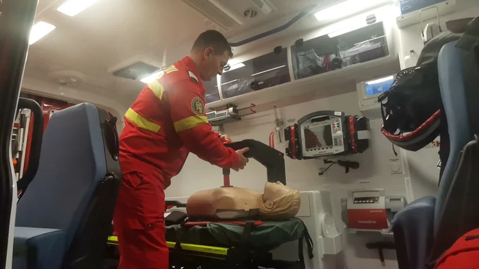Video----------Aparatur-care-resusciteaz-automat-pacientul-Noile-autospeciale-cu-dotri-de-top-vor-ajunge-la-echipajele-SMURD-Cum-funcioneaz-dispozitivele-