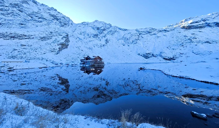 Video----------Cltorie-de-iarn-n-inutul-lacurilor-glaciare-Lacul-Blea-perla-munilor-Fgra-accesibil-cu-telecabina---