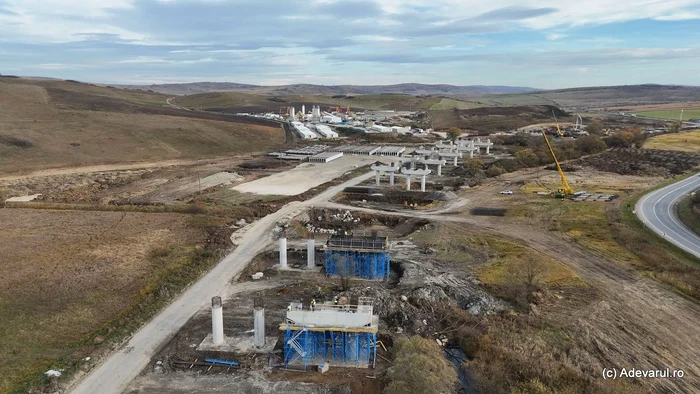 Video----------Marile-viaducte-de-pe-Autostrada-Transilvaniei-prind-contur-32-kilometri-de-traseu-nou-soluie-la-alunecrile-de-teren---