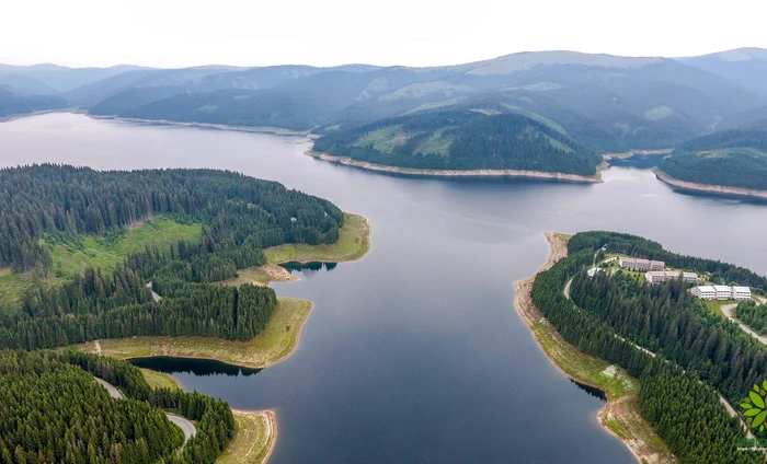 Video----------Staiuni-construite-n-cele-mai-slbatice-inuturi-ale-Carpailor-odat-cu-marile-baraje-i-hidrocentrale