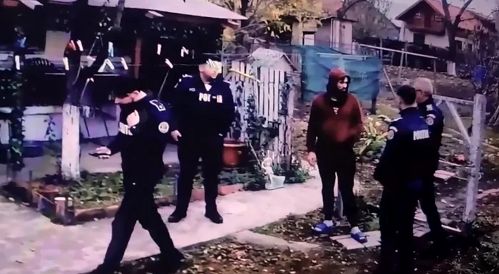 Video----------Un-apel-fals-la-112-a-trimis-mascaii-peste-un-brbat-nevinovat-Le-ar-fi-spus-c-alergam-soia-prin-curte-i-am-tras-dou-focuri-de-arm