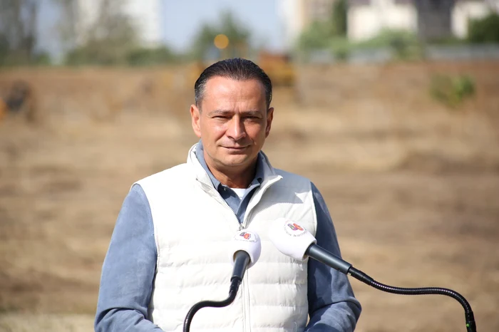 Video----------n-ce-stadiu-sunt-lucrrile-la-Pasajul-Aprtorii-Patriei-Blu-Va-fi-gata-n-termen