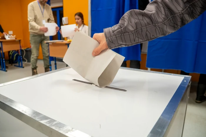 ---------Vot-util-strategic-sau-emoional-Dilema-bucuretenilor-n-faa-urnei--