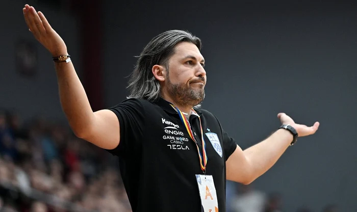 ---------Apariie-surpriz-pe-platoul-de-filmare-Adi-Vasile-i-a-gsit-echip-n-afara-handbalului-dup-desprirea-de-CSM-Bucureti