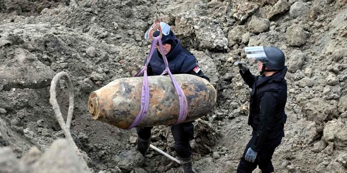 ---------Bomb-de-470-de-kilograme-din-Al-Doilea-Rzboi-Mondial-descoperit-i-dezamorsat--n-centrul-Belgradului