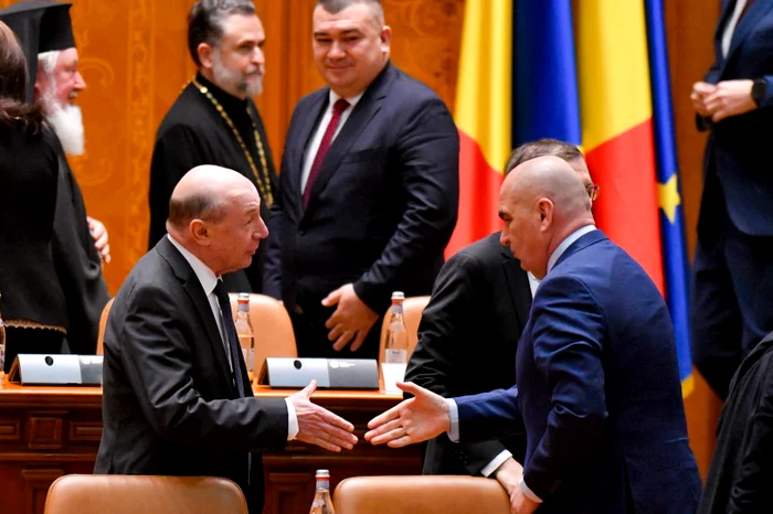 ---------Bsescu-cere-desfiinarea-Coaliiei-i-l-atac-pe-Grindeanu-Crede-c-obligaia-lui-e-s-serveasc-doar-PSD