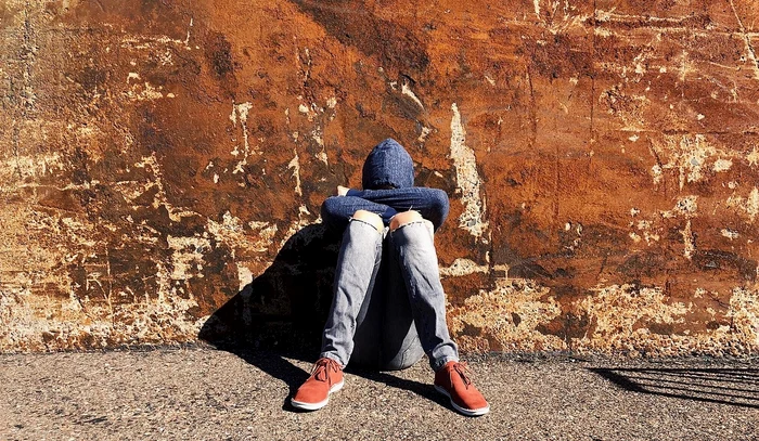 ---------Caz-ocant-n-Capital-un-adolescent-ar-fi-fost-btut-cu-ciocanul-de-niele-i-fcleul-de-mama-vitreg-Se-uita-la-el-cum-i-curge-sngele