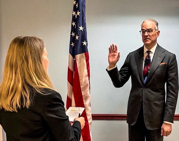 ---------Cine-a-stat-n-spatele-politicii-externe-anti-europene-a-lui-Trump