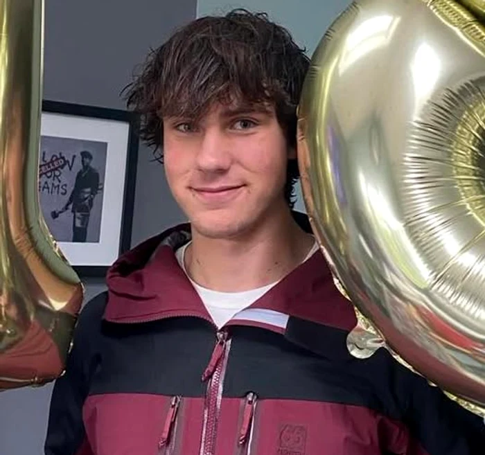 ---------Continu-cutrile-n-Munii-Bucegi-Salvamont-Braov-distribuie-fotografia-tnrului-disprut-de-5-zile