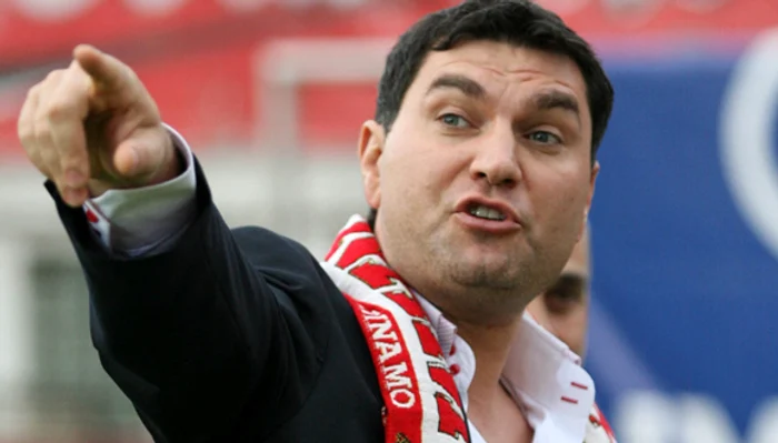 ---------Cristi-Borcea-n-cutarea-elixirului-tinereii-Imagini-gritoare-dup-n-intervenii-estetice-ale-fostului-conductor-dinamovist