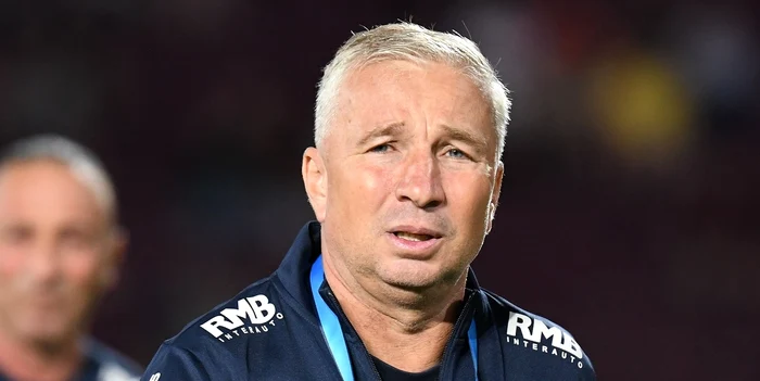 ---------Dan-Petrescu-surprins-de-paparazzi-pe-oseaua-Nordului-din-Bucureti-vizibil-tras-la-fa-Apropiaii-si-susin-c-este-grav-bolnav