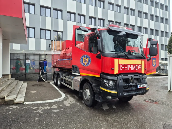 ---------ISU-distribuie-ap-menajer-la-primrii-spitale-licee-centre-pentru-copii-i-instituii-publice-din-judeul-Prahova