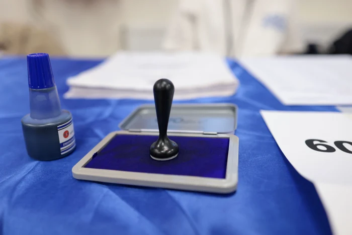 ---------Incident-la-o-secie-din-localitatea-Lumina-Un-brbat-i-a-fotografiat-buletinul-de-vot-din-greeal-Cum-a-fost-sancionat-