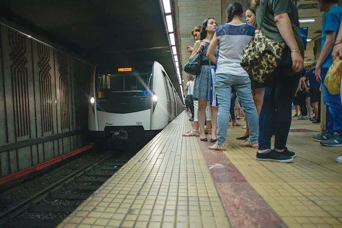 ---------Incident-tragic-la-staia-Crngai-o-femeie-a-murit-dup-ce-a-cobort-pe-ine-i-a-fost-lovit-de-metrou