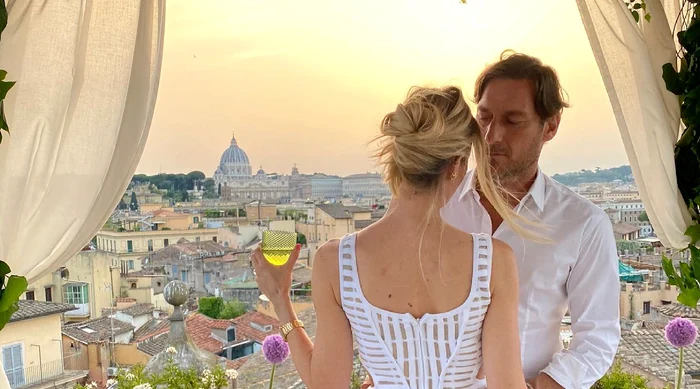 ---------Mesajul-trimis-pe-WhatsApp-de-Ilary-Blasi-fostului-su-so-ex-fotbalistul-Francesco-Totti-Ai-nnebunit