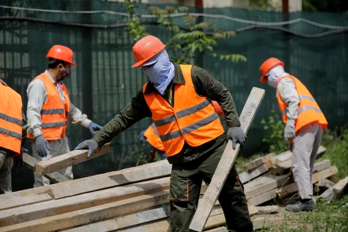 ---------Ministerul-Muncii-vrea-s-aduc-90000-de-muncitori-strini-n-2026-Reacia-patronatelor