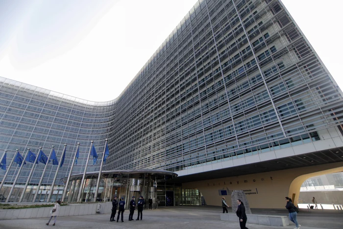 ---------Miza-economic-a-tergiversrii-la-CCR-a-reformei-pensiilor-Romnia-se-mprumut-mai-scump-dect-rile-cu-rating-junk