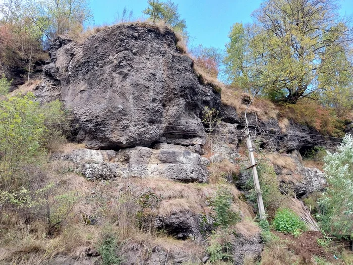 ---------O-nou-detonare-a-stncilor-care-pun-n-pericol-traficul-pe-DN-15-Cnd-va-fi-nchis-traficul