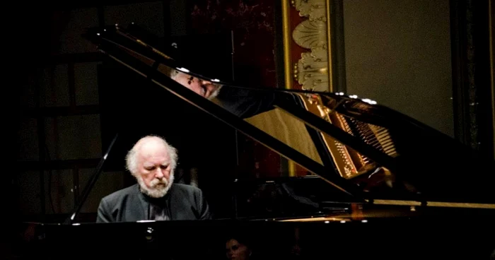 ---------Pianistul-romn-Radu-Lupu-elogiat-de-criticii-britanici-Fiecare-pies-este-o-ncntare