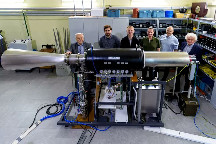 ---------Polonezii-dezvolt-un-sistem-care-poate-prji-drone-n-cteva-secunde