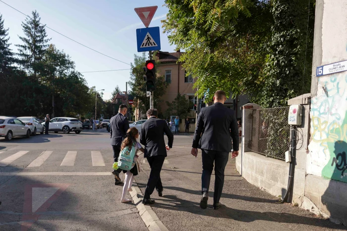 ---------Preedintele-Romniei-nu-s-a-mutat-la-Cotroceni-S-au-pus-dou-gherete-de-paz-