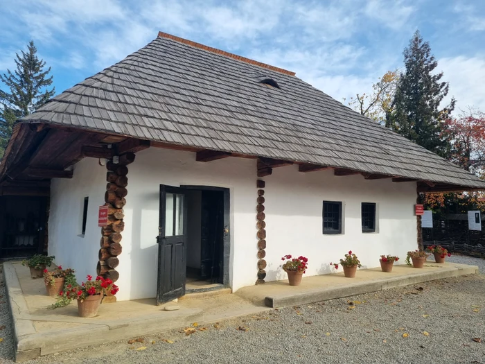 ---------REPORTAJ-Humuletiul-dintre-Ozana-i-hipermarketuri-povestea-copilriei-lui-Ion-Creang-care-refuz-s-moar