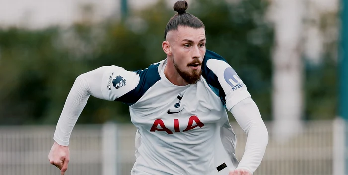 ---------Radu-Drguin-a-revenit-la-Tottenham-ca-s-plece-n-alt-parte-Fundaul-romn-s-a-sturat-s-fie-a-cincea-roat-la-crua-londonezilor