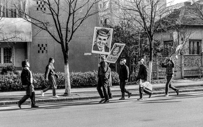 ---------Revoluia-din-1989-sfritul-regimului-Ceauescu-Cum-au-ajuns-romnii-la-captul-rbdrii-n-cea-mai-lung-dictatur