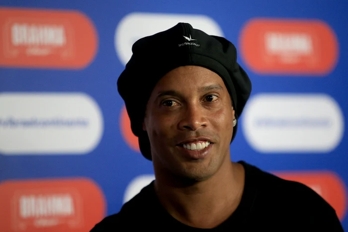 ---------Ronaldinho-s-a-umplut-de-bani-dup-uaneaua-de-la-Iai-Brazilianul-a-ncasat-o-avere-ca-s-i-nfrunte-pe-Mitic-Stanca-i-pe-Mihalache