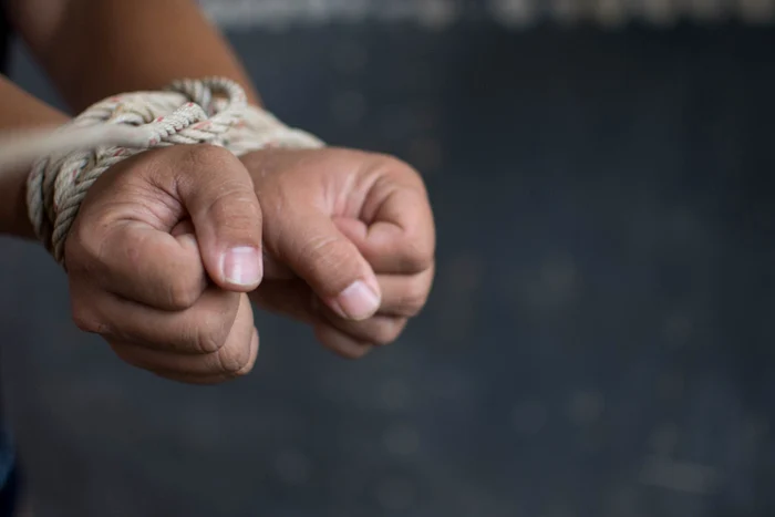 ---------Rpire-fals-pentru-47000-de-euro-cum-au-pus-la-cale-planul-dou-persoane-din-Vaslui