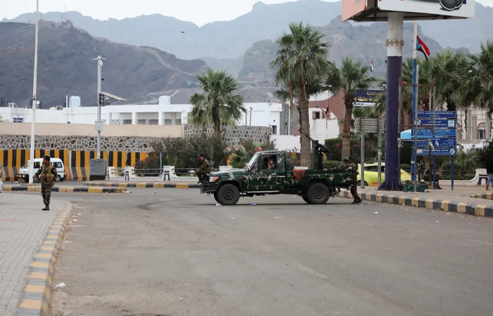 ---------Tensiuni-ntre-Arabia-Saudit-i-Emiratele-Arabe-Unite-pe-seama-avansului-separatitilor-Forele-saudite-au-bombardat-oraul-Mukalla-