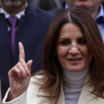 ---------Ultimul-sondaj-nainte-de-alegeri-Anca-Alexandrescu-este-pe-primul-loc-la-doar-01-n-faa-lui-Daniel-Blu-potrivit-AtlasIntel