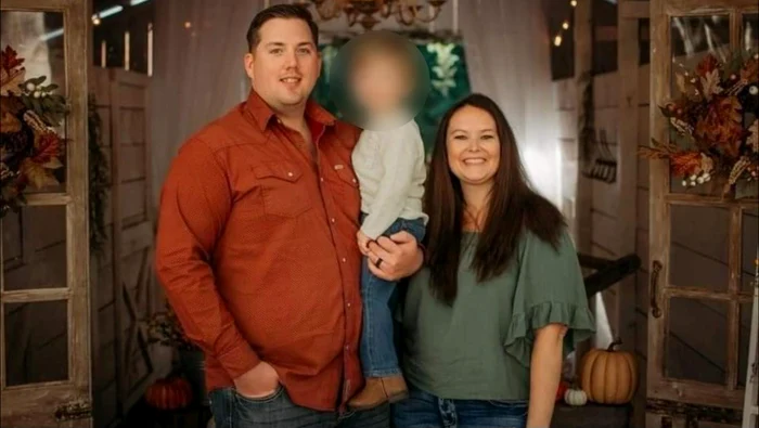 ---------Un-copil-de-doi-ani-gsit-lng-prinii-si-mori-ncerca-s-se-joace-cu-ei-i-nu-nelegea-de-ce-nu-se-trezesc