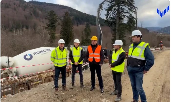 Video----------Alternativ-la-aglomeraia-de-pe-Valea-Prahovei-Drumul-de-25-de-kilometri-care-i-va-scuti-pe-oferi-de-nervi-i-timp-pierdut-n-trafic