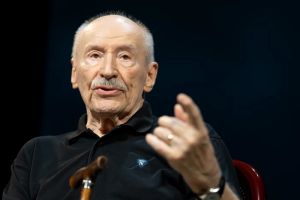 Video----------Victor-Rebengiuc-premiat-de-Nicuor-Dan-eful-statului-de-prere-c-avem-nevoie-acut-de-modele