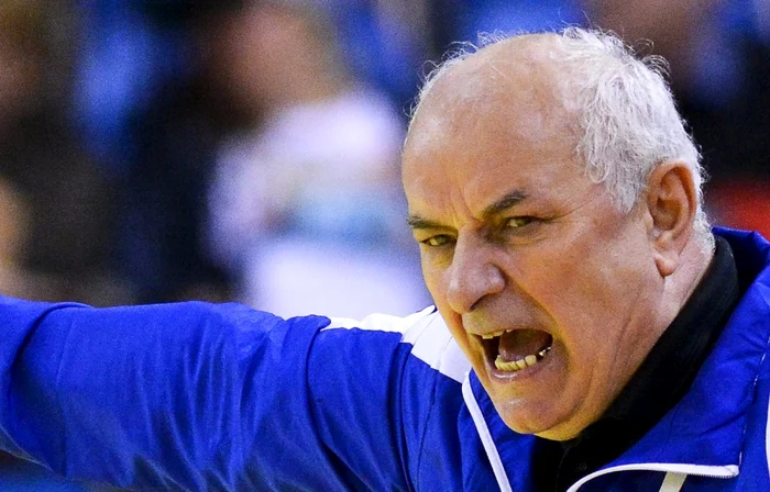 ---------Zbirul-Gheorghe-Tadici-reclamat-de-tatl-unei-handbaliste-de-la-Zalu-Antrenorul-cu-palma-grea-i-vorba-aspr-se-apr-D-te-naibii-nu-e-njurtur