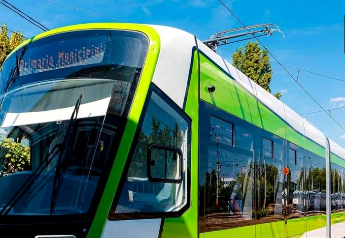 ---------ofer-plecat-dup-mici-a-blocat-probele-tehnice-de-pe-linia-de-tramvai-5-parcnd-direct-pe-ine