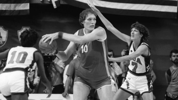 ---------A-murit-uriaa-baschetbalist-Uljana-Semionova-Letona-avea-213-metri-i-a-scris-istorie-pentru-URSS