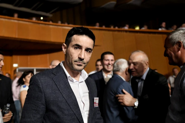 ---------Bolojan-i-d-replica-lui-Claudiu-Manda-pe-tema-schimbrii-lutarului-Cnd-a-fost-greu-cineva-trebuia-s-i-asume-responsabilitatea-Nu-lucrm-dup-ureche