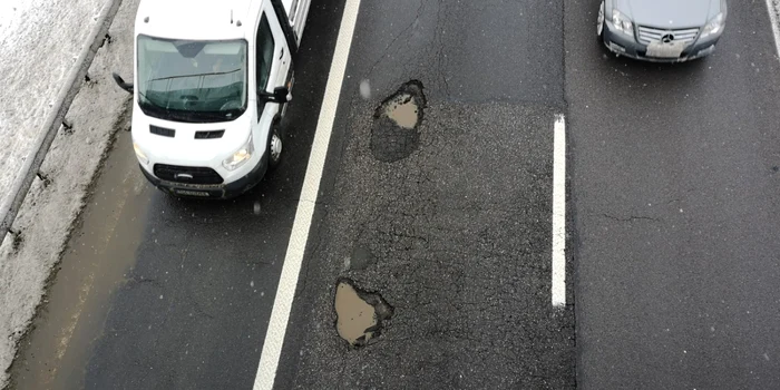 ---------Budapesta-plin-de-gropi-n-carosabil-Aproape-4000-de-adevrate-cratere-afecteaz-traficul-Despgubirile-pentru-oferi-au-crescut-semnificativ