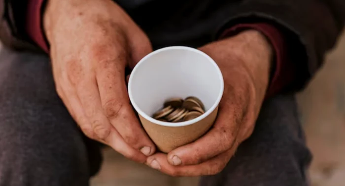 ---------Ceretorul-cu-vil-i-ofer-Povestea-unui-milionar-cu-lepr-care-apela-la-mila-trectorilor