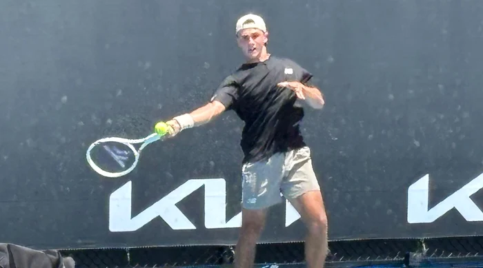 ---------Cine-este-Matei-Todoran-senzaia-Romniei-de-la-Australian-Open-A-nceput-cu-baschetul-i-se-antreneaz-pe-o-insul-la-academia-lui-Ivan-Ljubicic