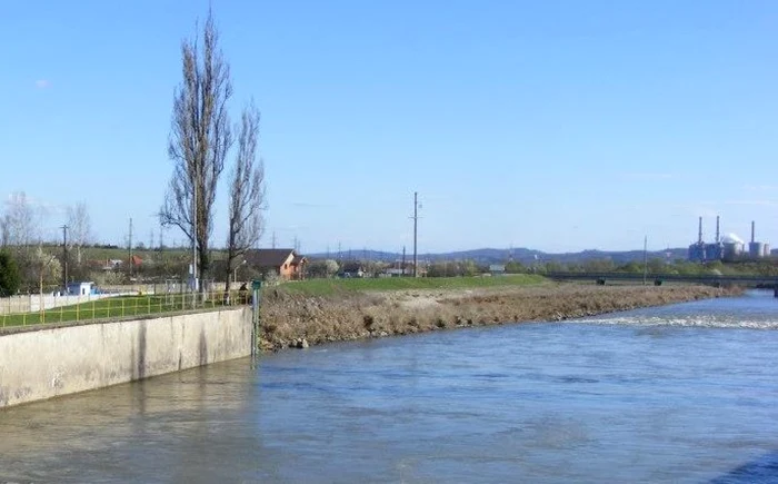 ---------Cod-portocaliu-i-Cod-galben-de-inundaii-valabile-pn-joi-seara-n-mai-multe-judee-din-ar-Care-sunt-zonele-vizate