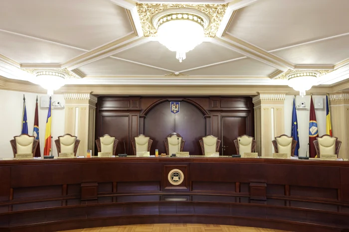 ---------De-ce-amn-CCR-decizia-privind-pensiile-speciale-Un-profesor-de-drept-constituional-decripteaz-blocajul-