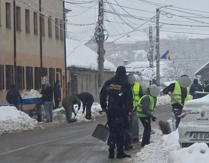 ---------Deinui-de-la-Penitenciarul-Aiud-scoi-la-deszpezit